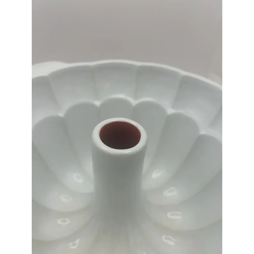 Ceramic Tescoma Delicia Bunt Pan.
